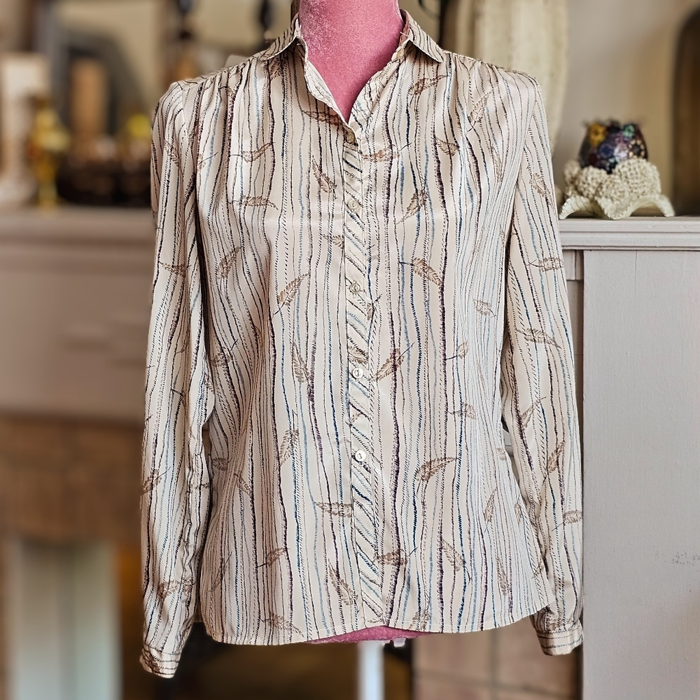 Vintage Holt Renfrew button-up blouse.   Vintage size 10. Size Small/Medium.